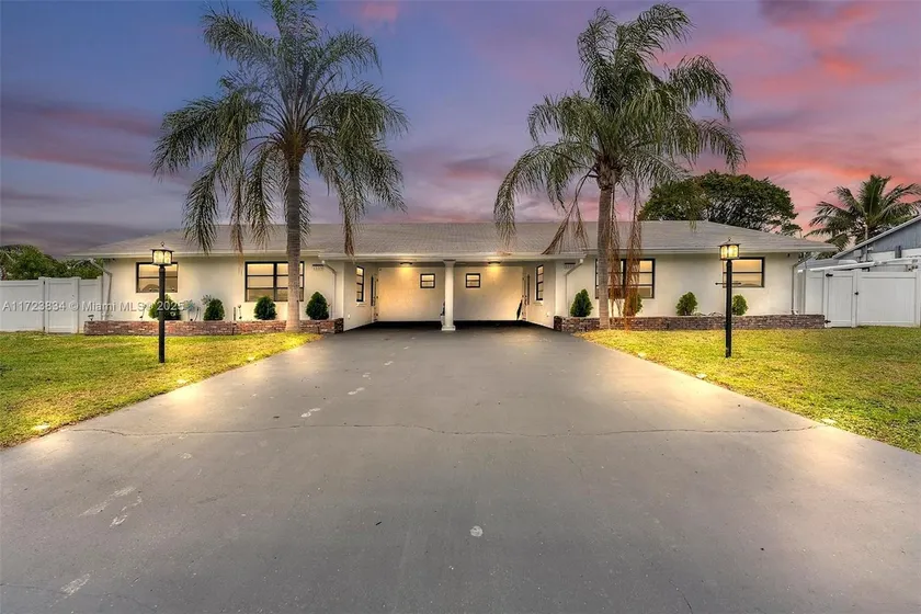 Family Luxury Rentals - 1111 - Image 1