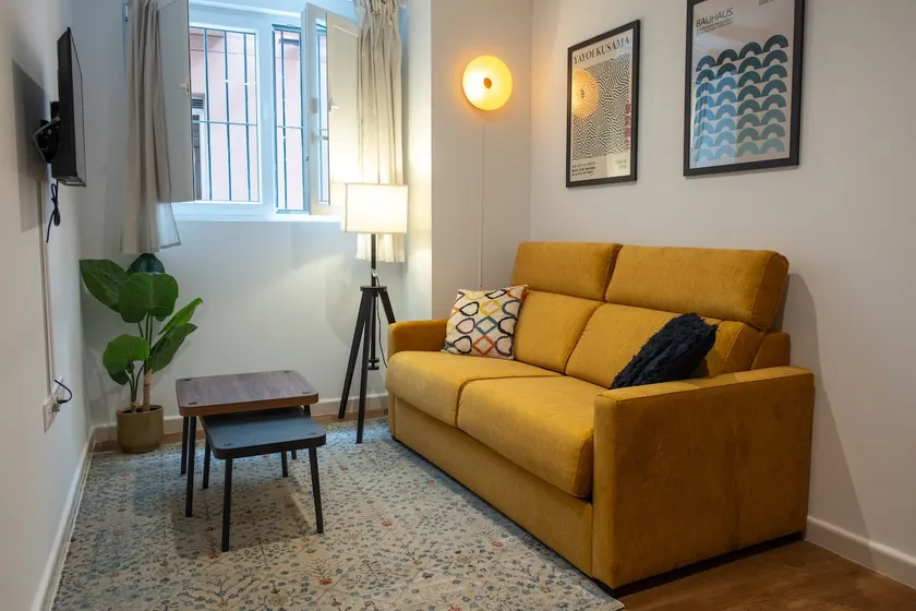 GMC Hotels, Apartment with a queen bed and a sofa bed. - Image 1