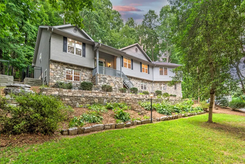 South AVL Estate | Hot Tub Firepit | Near Biltmore - Image 1