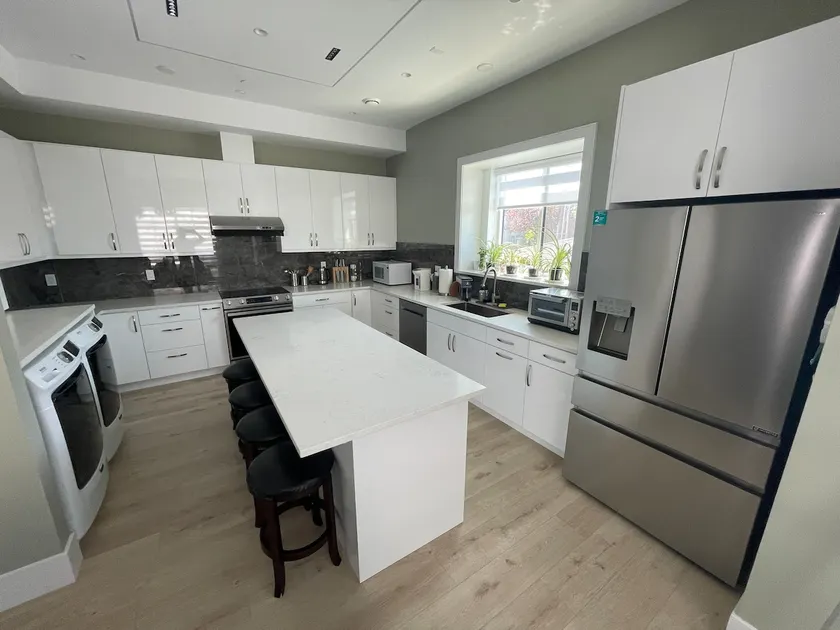 Vancouver Family Retreat | 3BR/3BA, Heated Floors - Image 1
