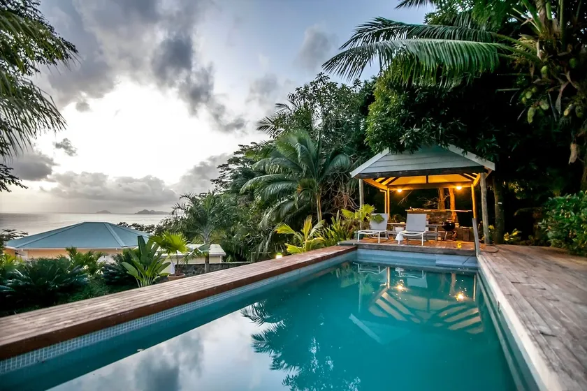 RedCoconut - One-bedroom private cottage - Image 1