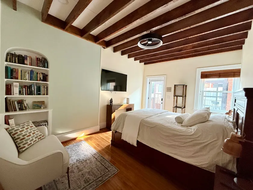 2BR Retreat in Dupont | Private Outdoor Terrace - Image 1