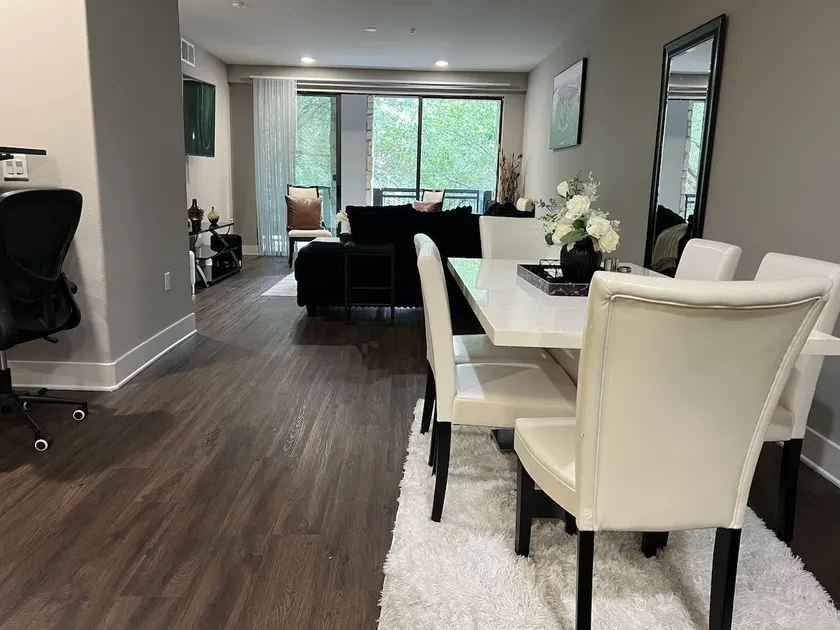 Comfy & Cozy -2B, 2B Apartment @ Legacy Plano. - Image 1