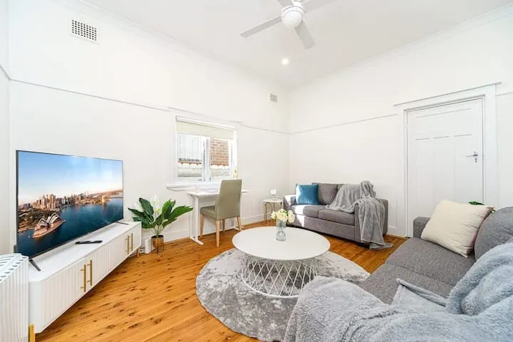Charming Home in Ashfield – Comfort & Convenience - Image 1