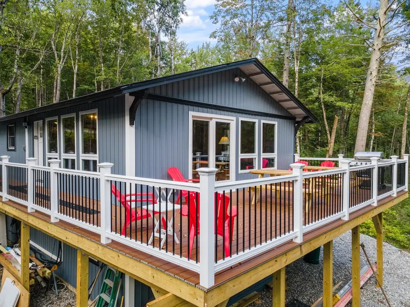 White Mountain Retreat | Sleeps 10 | Ski & Hike - Image 1