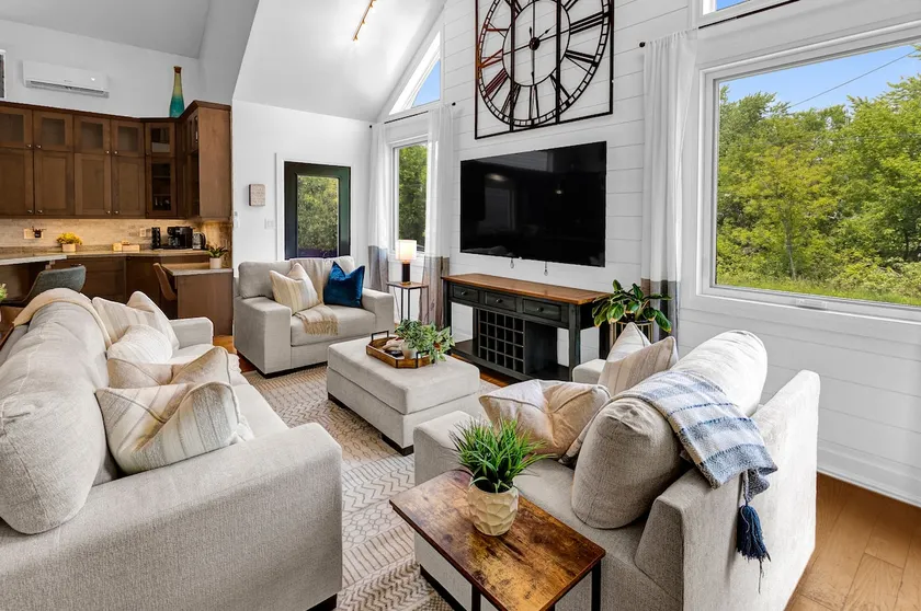 Minet's Point Beach House w/ Hot Tub & Beach - Image 1