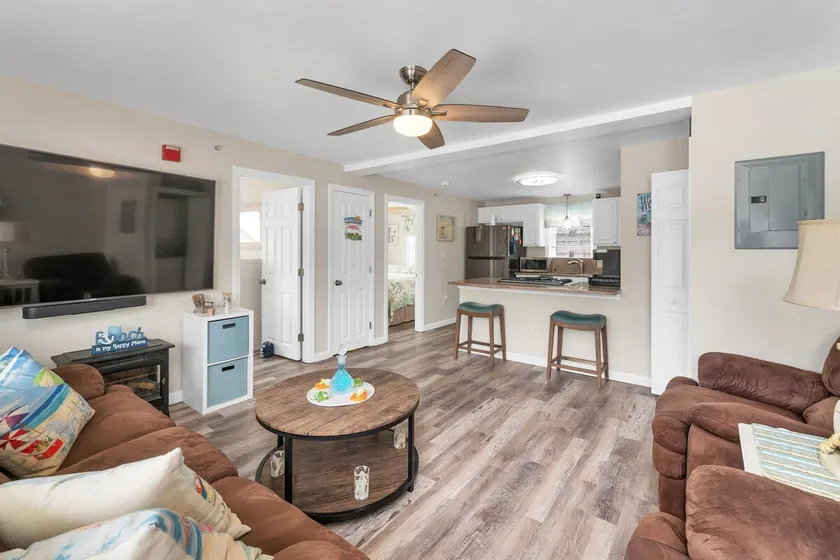 2 BR, Steps to Beach, Pet Friendly, Island Section - Image 1