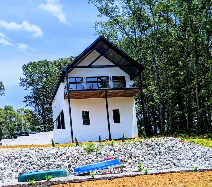 ”Gamers Garage” Lakehome Game Room & Putting Green - Image 1