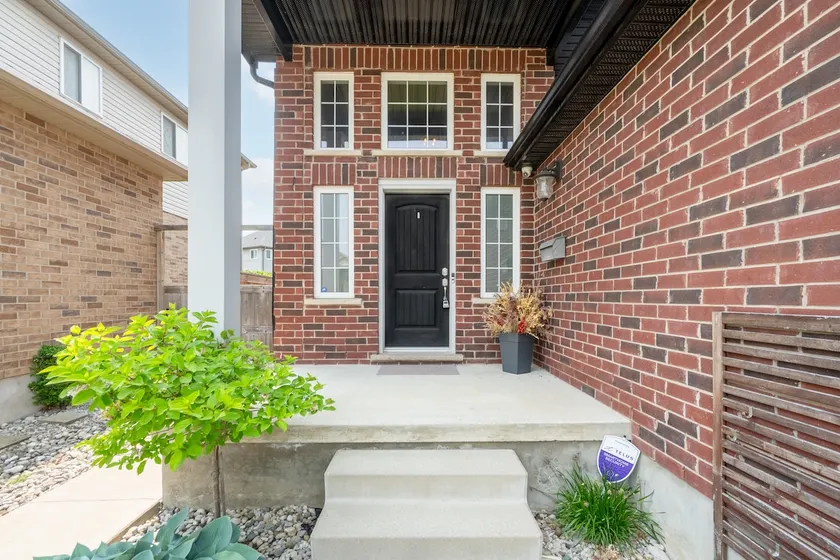 Cozy London Home | Sleeps 8 | Lush Backyard - Image 1