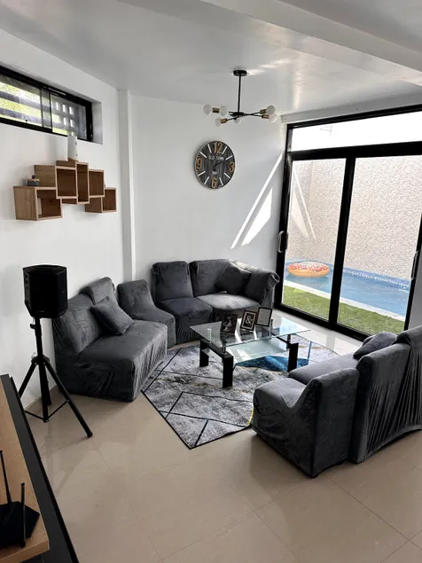 House with heated pool and A/C in exclusive area - Image 1