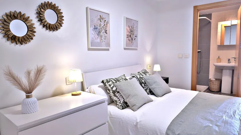 Explore Tarazona from This Central & Peaceful Flat - Image 1