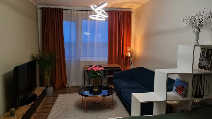 Stylish Studio with Panoramic Views - Image 1