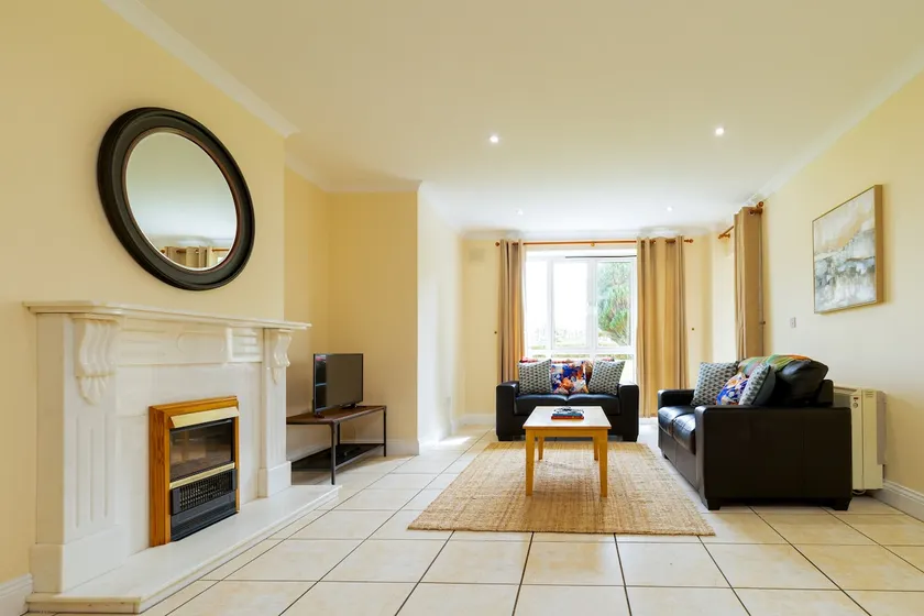 Gort Na Coiribe - Galway Lakeside Apartments - Image 1