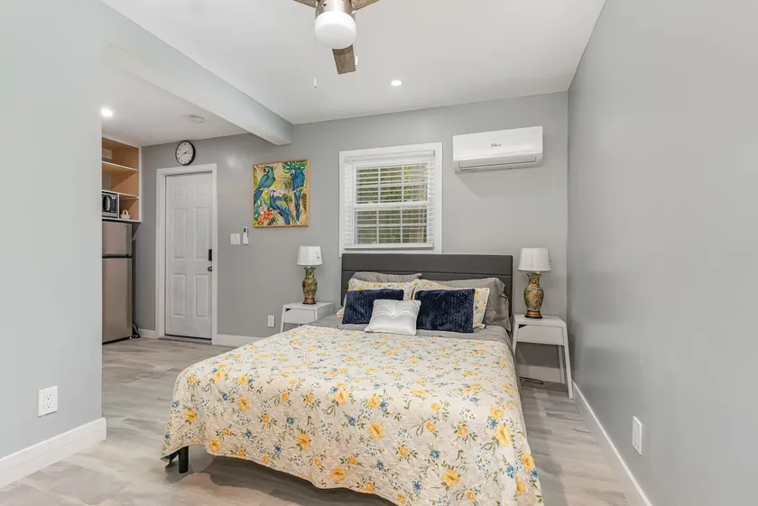 Charming -Stylish Studio Min to Downtown 1Durham - Image 1