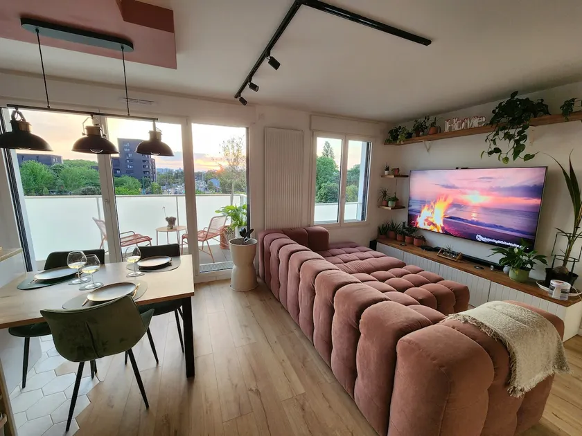 Duplex with balneo & office, direct access to CDG/Paris - Image 1