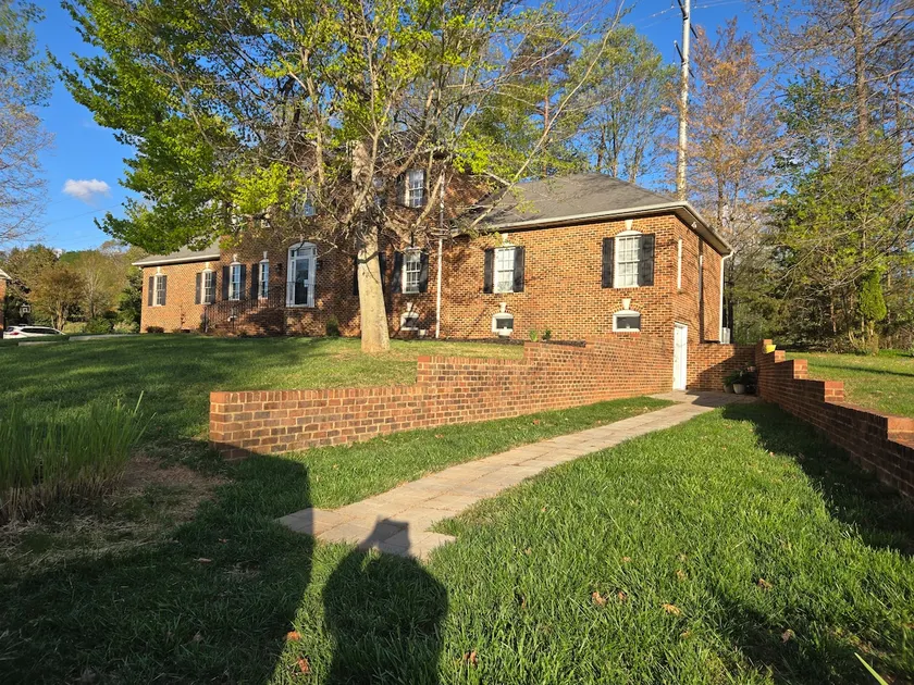 Large Basement Apartment in Boonsboro - Image 1