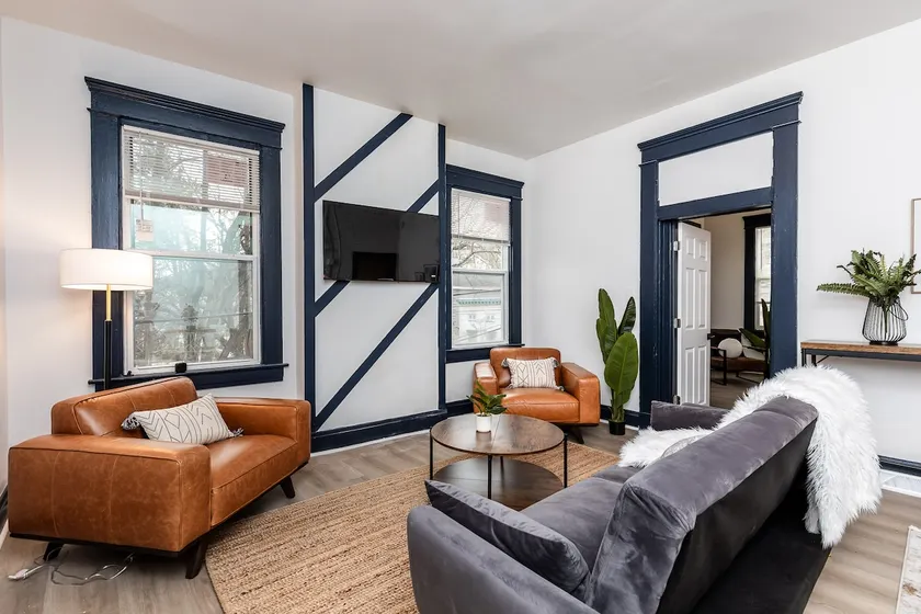 Cozy Loft w/ City Charm & Fast Wi-Fi – 5 Min to DT - Image 1