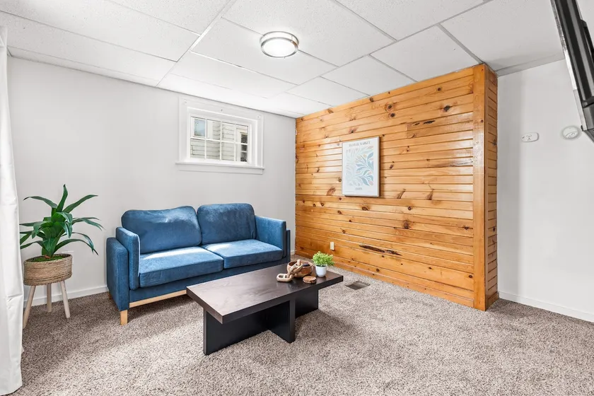 Adorable Abode Near Univ of Akron | Private Entry - Image 1