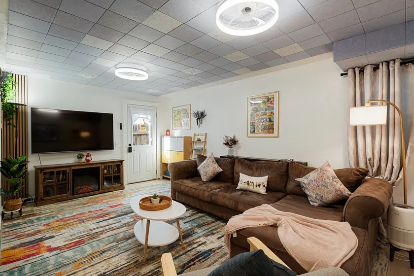 Beach Block 2-Bed with Coastal Palm Trees and Yard - Image 1