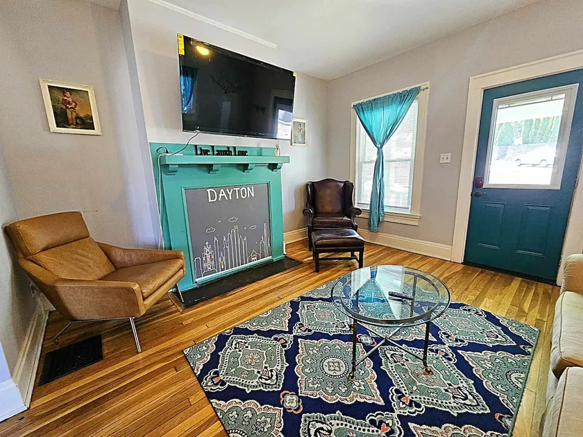 City Lights ~ Extra Large Guest House - Image 1