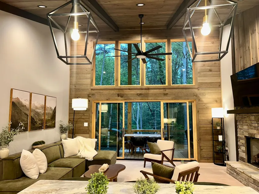 Lux Blue Ridge Cabin, Hot tub, Swing, PingPong! - Image 1