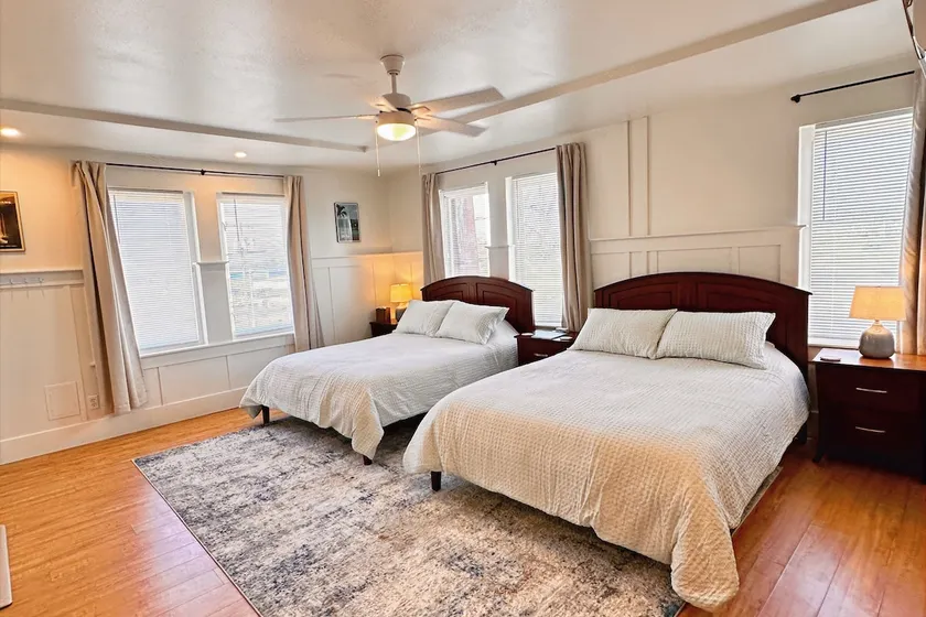 Hilo Town Inn Room 6 - Image 1