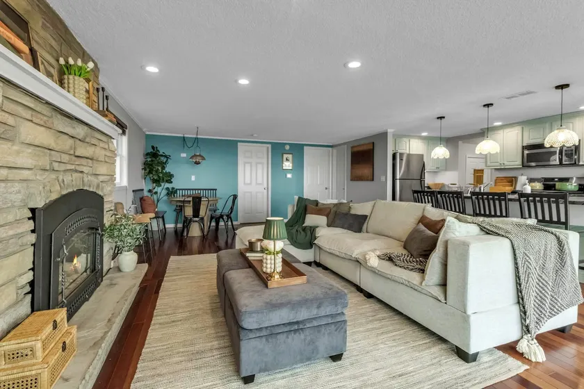 Lake Ontario Cottage- 5 beds + Fire pit - Image 1