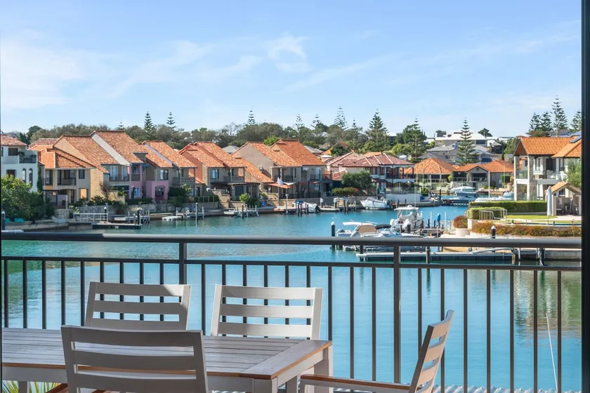 Pet Friendly Luxe Waterfront Retreat with Jetty - Image 1