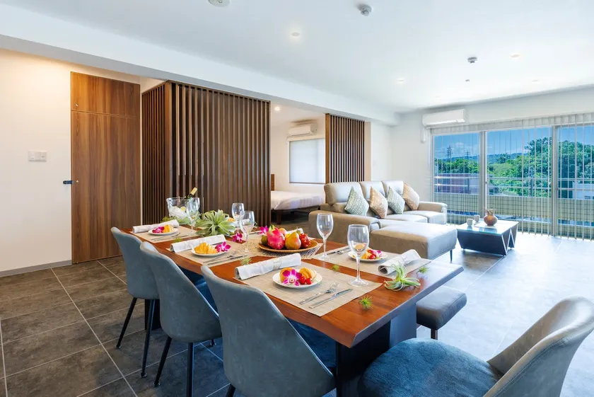 [A2] Walking distance to the beach and full of gourmet spots! Accommodates up to 8 people, free parking for 2 cars - Image 1