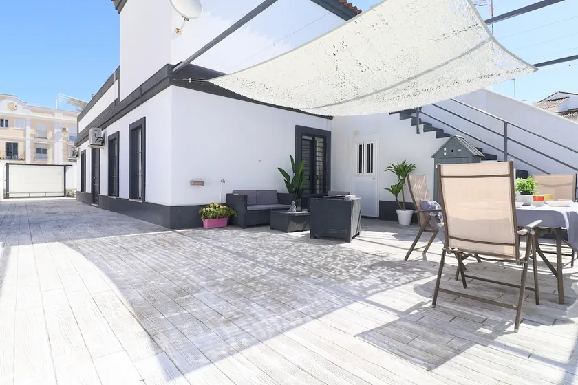 Casa Patio Nao, Downtown Santiago, Beach, with Parking - Image 1