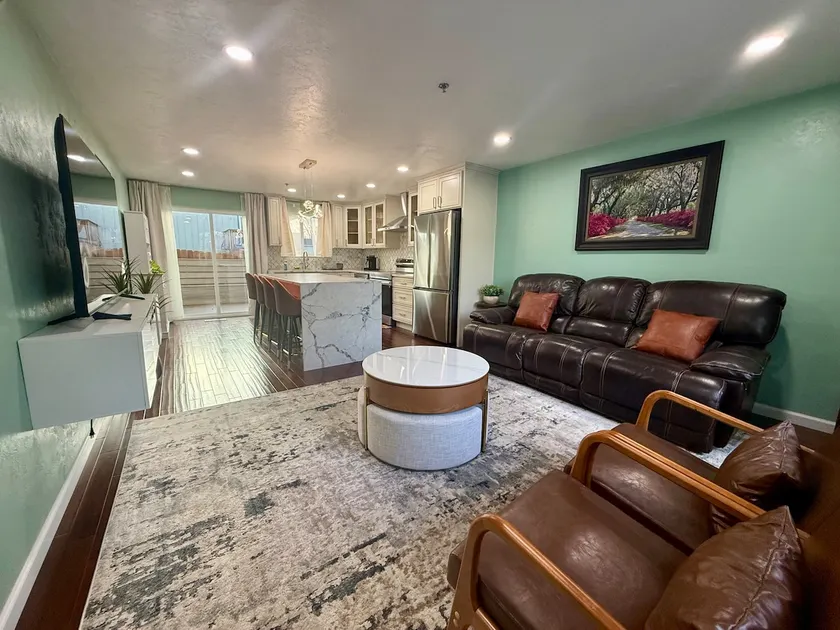 LUX #iii #Modern #Cozy #Relax - Image 1