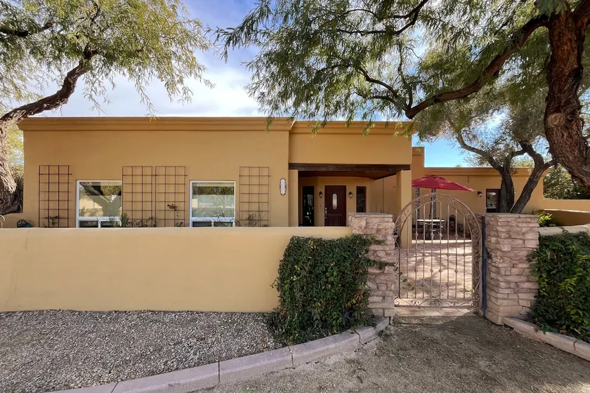2-bedroom suite in North Scottsdale - Image 1