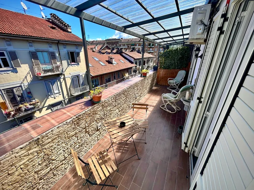 Penthouse within walking distance of the center - Image 1