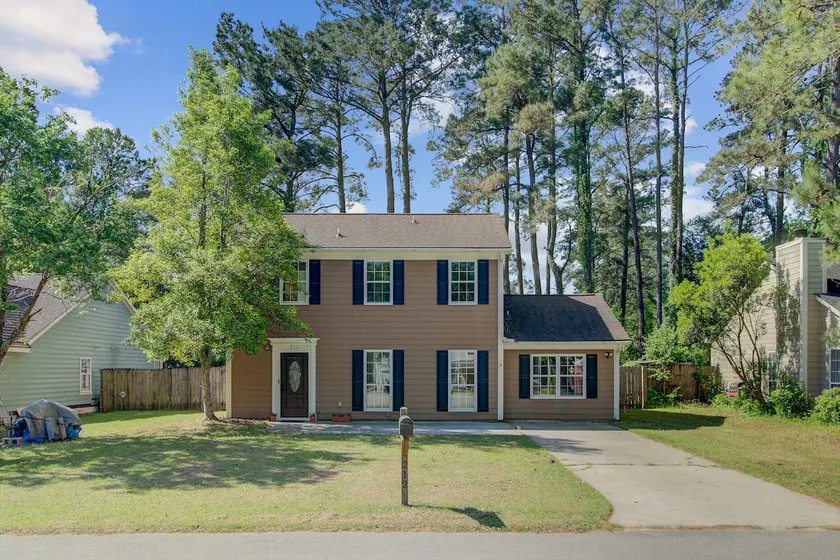 Pet Friendly 4Br - Fenced Yard - Image 1