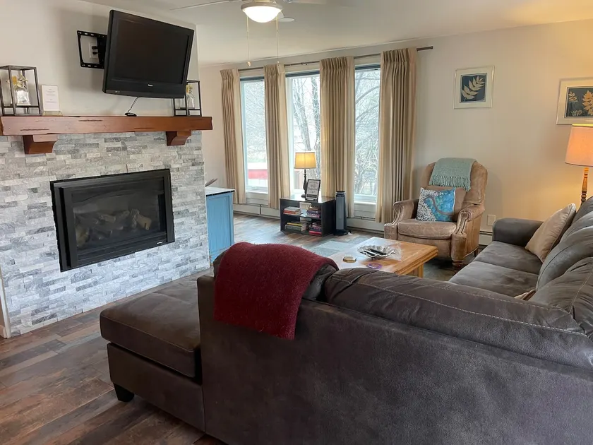 Cozy Country Abode - Image 1