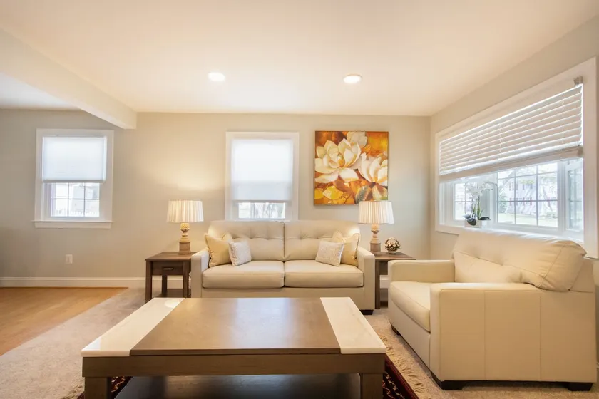 Elegant Bungalow - Image 1