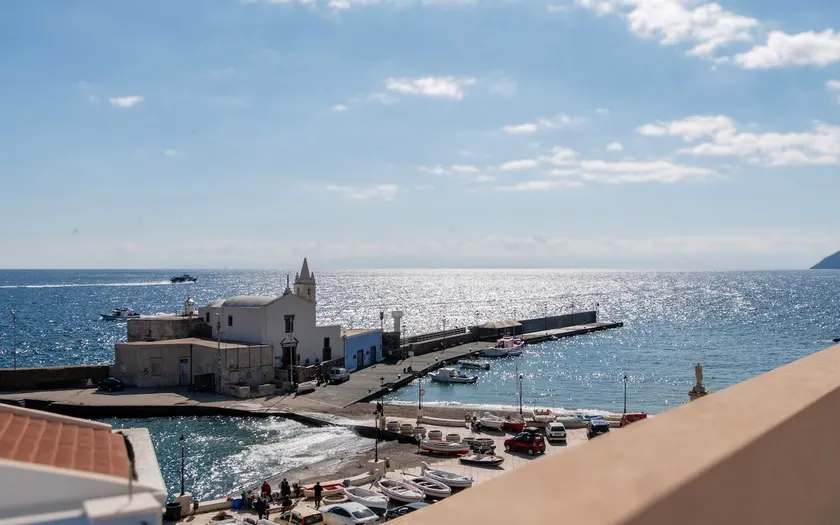 Marina Palace Dafne - Image 1