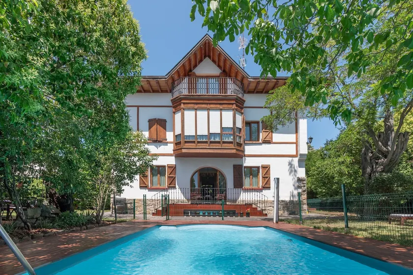 Villa Ganbara, 5 Minuten von Pamplona, Camino De Santiago, Schwimmbad und Garten. - Image 1