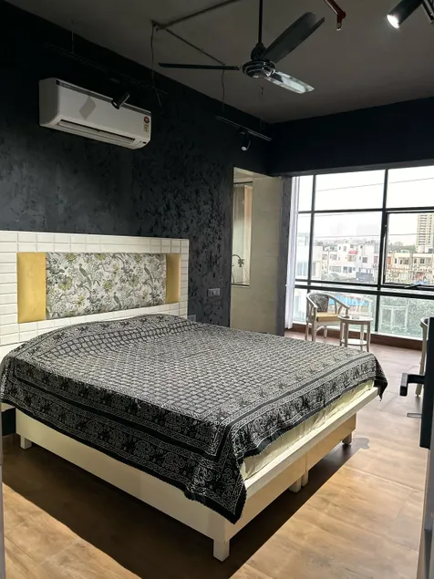 Studio 8 near Chandigarh Airport - Image 1
