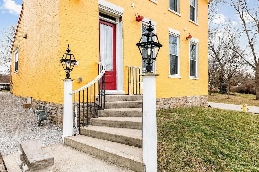 Charming Historic Home w/ Yard | Near Cincinnati - Image 1