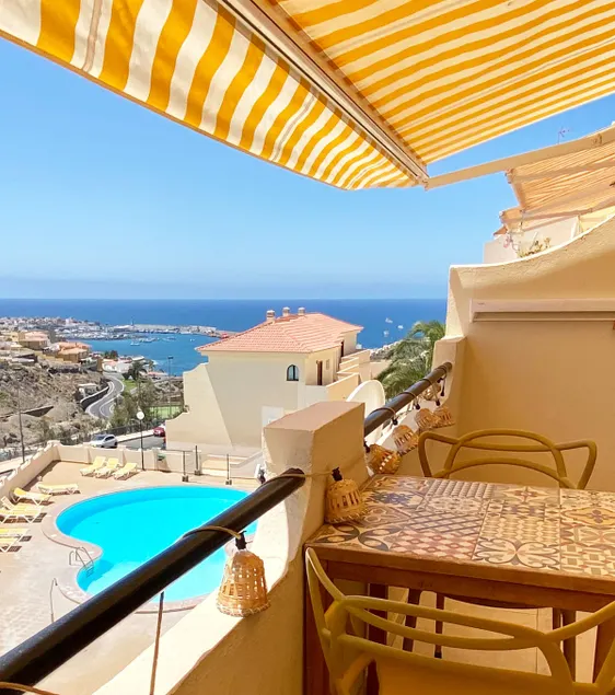 Luxury Holiday with Sea View - Image 1