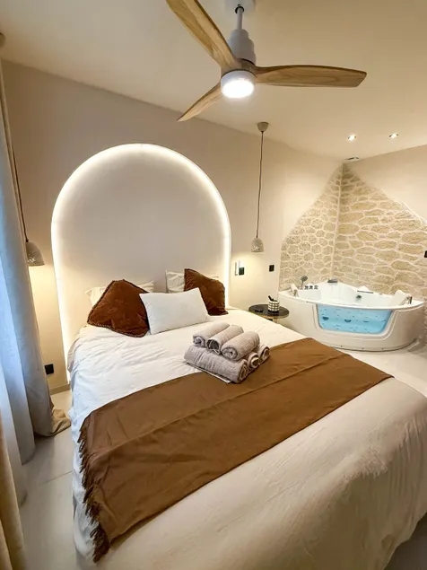 Exotic break near Paris (Vanves) - Image 1