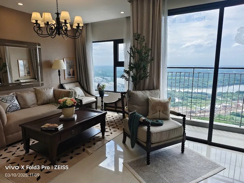 Rainbow 2bedrooms by AQHomes - Vinhomes Grand Park - Image 1