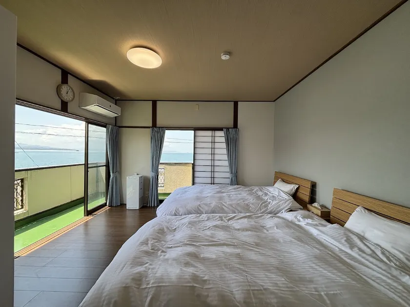 ”Oyado UmiSora” Kamiamakusa / Free parking for 2 cars / Max 12 people / Entire house rental with a view of the beautiful Amakusa sea - Image 1
