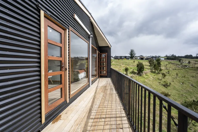 Waiwén Loft, overlooking the Dalcahue Canal. - Image 1