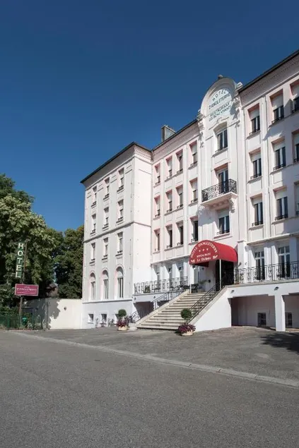3-star Hotel Connecting Rooms - Image 1
