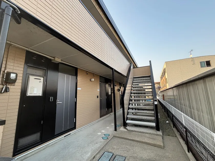 Beautiful apartment with good access to the main street, convenience stores and restaurants nearby [Koriyama myu] - Image 1