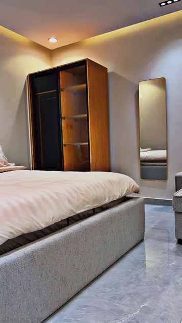 Quiet and upscale studio in an excellent location close to services - Image 1