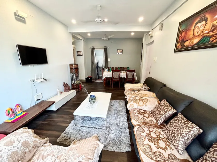 Lavish 2BHK Apt in Ballygunge, Heart of Kolkata - Image 1