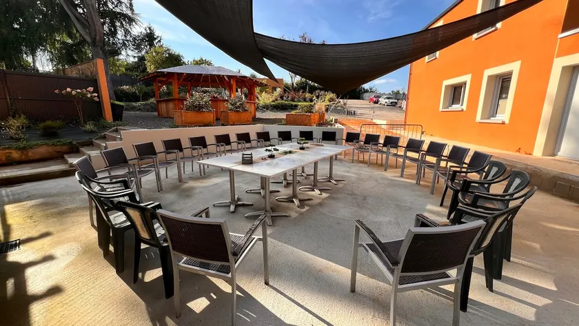 Large private gîte – Pool, spa & sauna, 40 people - Image 1